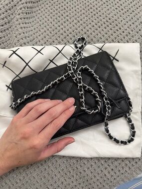 Black Quilted Chain Shoulder Bag - Luxury-Inspired Women's Crossbody